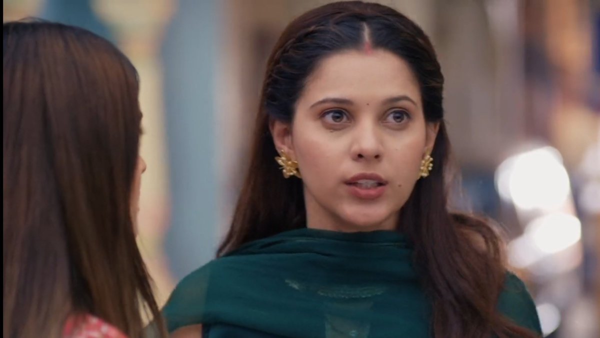 saffarnaama's tweet photo. R: aap log uss mutande ko plaster chadane aaye ho na. Do char jutey mein bhi marungi.
D-..dadagiri krne aayi h..Gundi h tu?
R- nahi lekin ek mutande ki biwi hun.
.
Shiva ki #Sechu y'll.being Shiva ki biwigv her alg kinda overconfidence. 🤣😂
@kanwardhillon_ UR DOBI 😜
.
#Shivi https://t.co/p97ZVYUsJ7