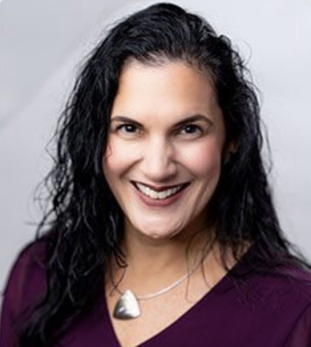 NewHorizons_AOA's tweet photo. Meet Dr. Celina Reyes-Hailey! 

She specializes in minimally invasive and robotic surgery, Laparoscopic surgery, transitioning teenage girls from their Pediatrician to a Gynecologist and is committed to serving women from the Spanish-speaking community. #obgyn #meetus https://t.co/Q0LkwJMyoT