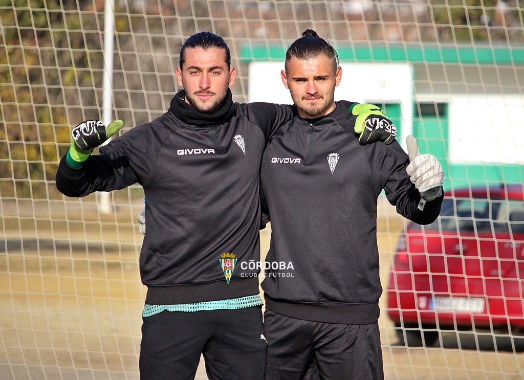 Cantera_CCF's tweet photo. 👍Estamos listos👍
El #CórdobaB acabó de preparar su duelo de mañana (15,45h, C.Deportiva) ante el @UTRERACD 
#CCFBUtrera #Cantera https://t.co/5Fw56oEKgm