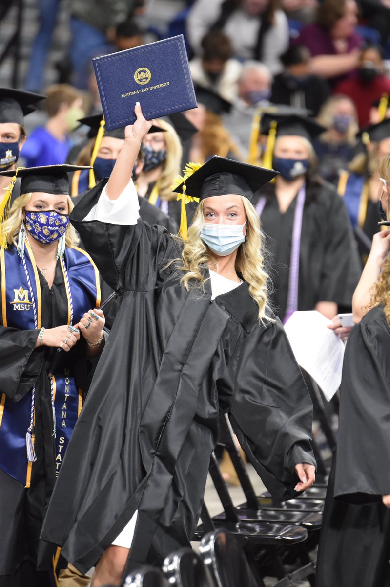 drclarke13's tweet photo. Congrats to my pride & joy, @clarke_kylee #MontanaStateUniversity 2021 College of Nursing GRADUATE!! #catgrad21. 🙌🏻🥂 https://t.co/JZrtrl0L2g