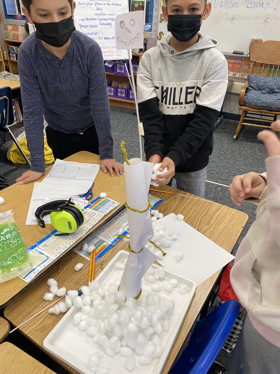 mrschenez's tweet photo. Yes, we want to build a snowman! Ss worked through the engineering process to see who could build the tallest free standing snowman! Thanks to our families who donated the supplies! #mesamoments https://t.co/JN68RknLtj