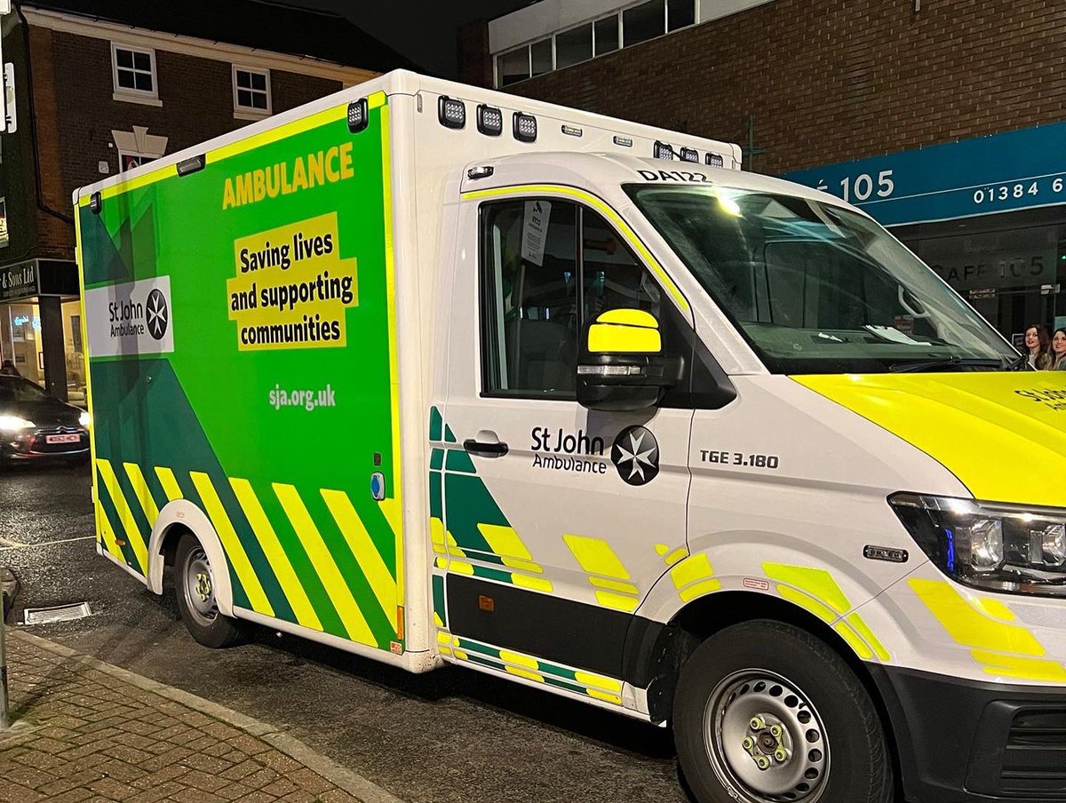 Tonight we have:Darren, Hannah and Gavin supporting Stourbridge Safer Nights by providing first aid and ambulance cover for the town!
stay safe, stay warm and have fun!
#SJA #SJADudley #Dudley #stourbridge #WestMidlands  #StJohnAmbulance #DudleyASU #Ambulance #christmas