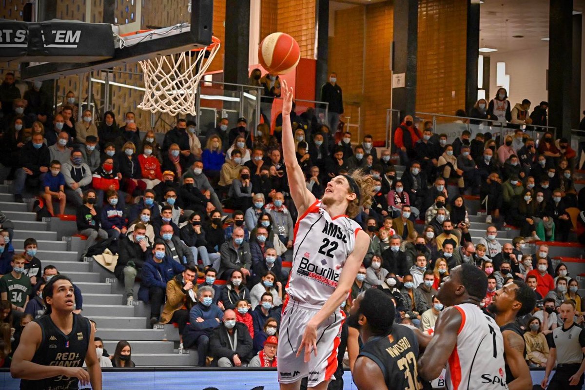 En #ProB, hormis Tours, les leaders gardent le rythme ! 

👉 Saint-Chamond ne tremble pas contre Évreux.

👉 Nancy met fin à la série de Boulazac.

👉 Chalon s'en sort à Saint-Vallier.

👉 Et des rencontres serrées partout ailleurs...

➡️ bebasket.fr/championnat-pr…