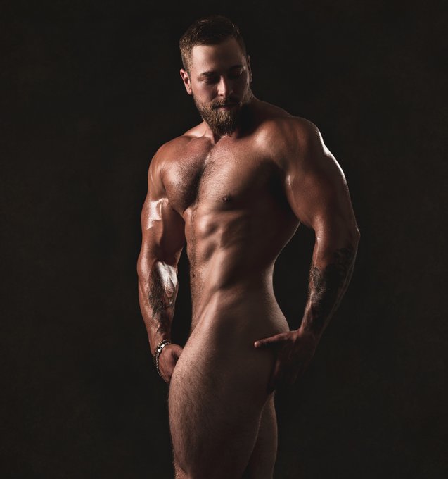 The Stunning @AtlasEater by @PaulJamnicky 
https://t.co/GiK6hulLCm ?
.
.
@ModelViews @musclemenonly @AlphaFuckers