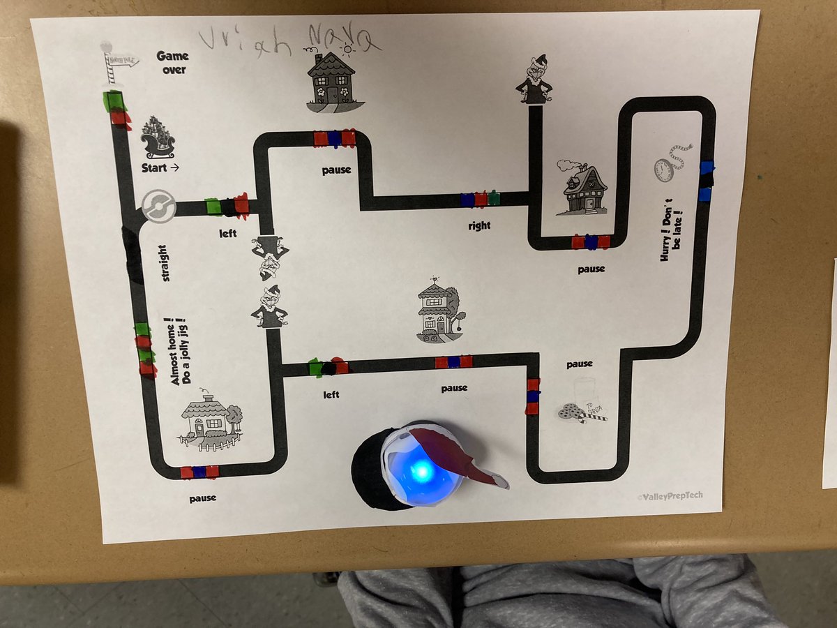 KyleClark125's tweet photo. OzoClaus delivering presents and avoiding the Grinch!! @Ozobot. Ss color coded Ozobot to complete the mission!! @Natalie__Hurley @paulevanhughes @MrTDecker @c_chamberlain10 @Math3203 https://t.co/Rpr2M0JVMm