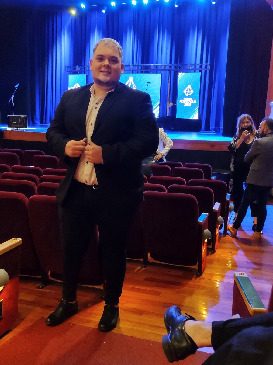 Emma_caselles's tweet photo. ¡NOCHE DE GALA!
@PremiosAconcagu https://t.co/PXyZw0epHo