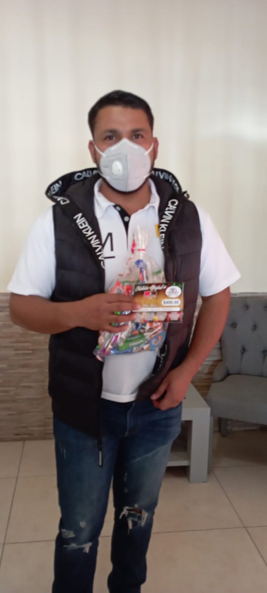 33Sitatyr's tweet photo. Ya estamos repartiendo los maletines digitales y los bolos navideños, compañero de #Megacable, #Televisa y #Multimedios acude a la casa sindical por el tuyo, pregunta por los horarios. https://t.co/3vMbkNHPMS