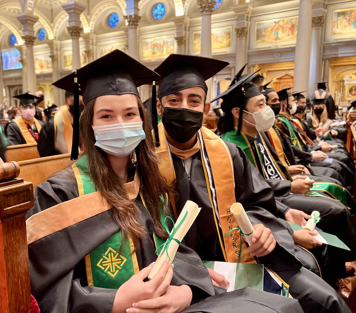 usfca's tweet photo. Commencement on the Hilltop today! 🎓🎉 

Congratulations to the 950 graduates of USF’s December Class of 2021. Go forth and change the world! 

#USFCA https://t.co/BBKRIWdoNw