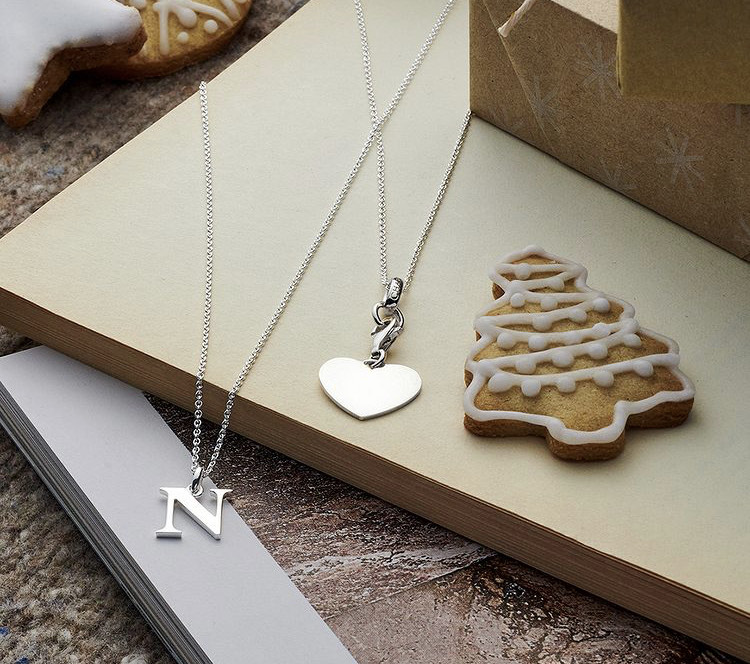 IconicCbury's tweet image. Cute gift ideas from £39 🎄
#personalisedpresents #initialpendant #thomassabo #jewellery #shopsmall #supportindependentbusiness #beiconic #canterburykent #westwoodcross