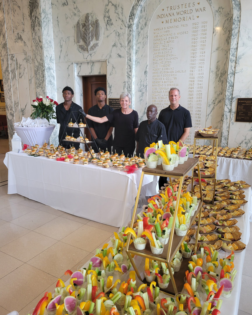 Just thought we'd give you a nice pop of color on a dreary December day. It's important to eat your veggies year-round, kids!

#forkyeah #blackplatecatering #indianapoliscaterers