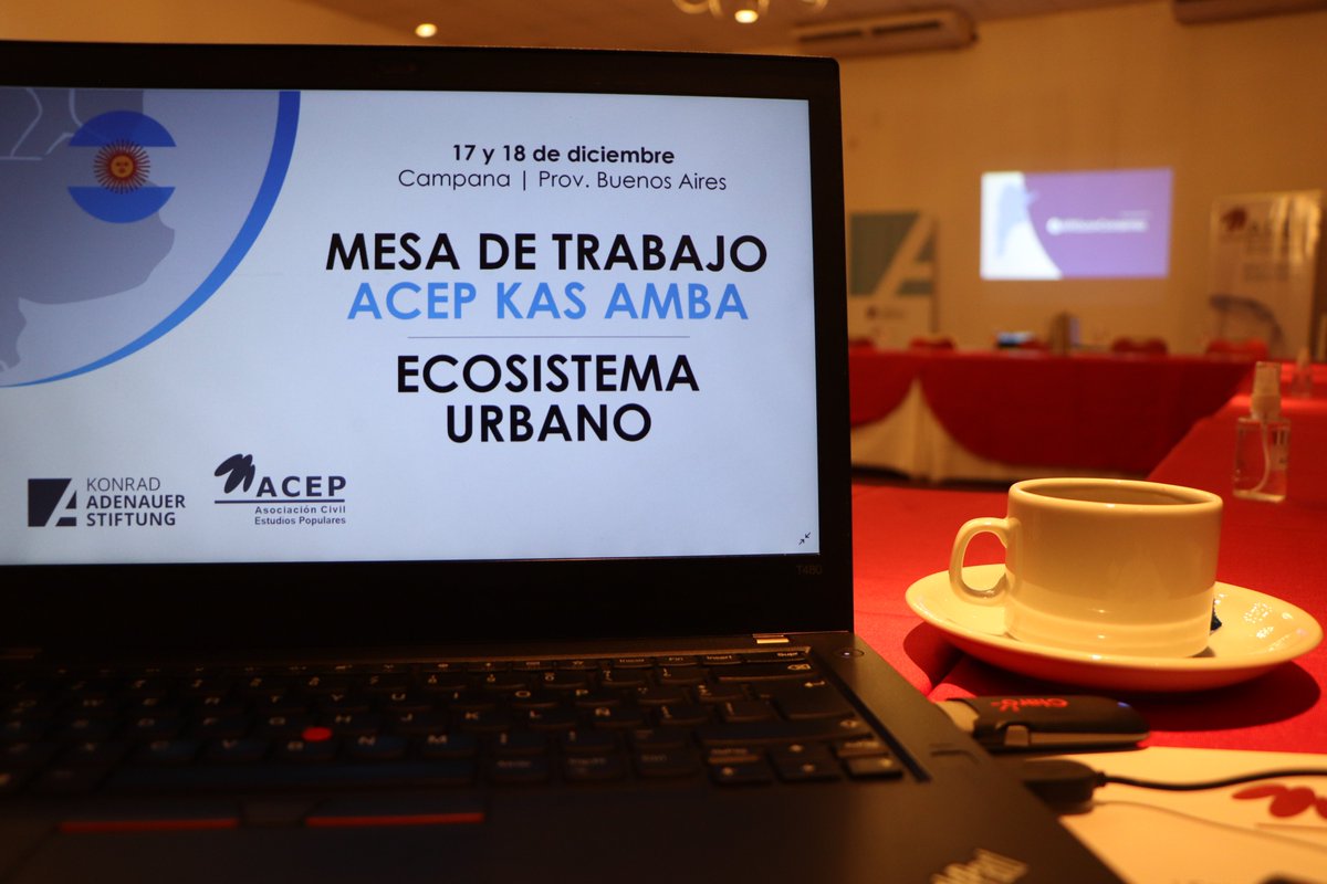 acepnacional's tweet photo. AHORA | Conversatorio con @FernandaVeggett  reunidos en Campana para analizar la región AMBA camino al 2023 c/ @OscarEnsinck @CarlabPitiot @ayerasquetti @HectorGriffini https://t.co/zhETtV4RuN