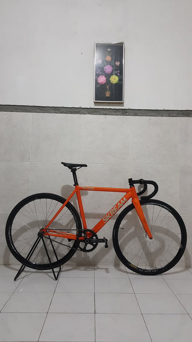 DhanySandy's tweet photo. #WTS Fullbike/frameset #fnfjb

Skream Magnum size XS (Orange)

Minus pemakaian, cek spec bisa lanjut dm
minat https://t.co/qkACdjK5CN
Lokasi sidoarjo-surabaya https://t.co/TEYYFT7mTu