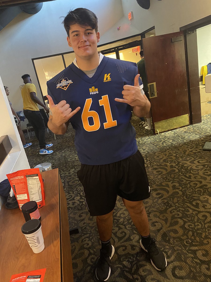 VitoMoriana's tweet photo. Exited to be in Miami to compete in the Podyum All American Bowl! Watch out for number #61 @PP_All_American @GridironImports @GIfootballChris @ImmoOsterkamp https://t.co/XWzUY3fY9x