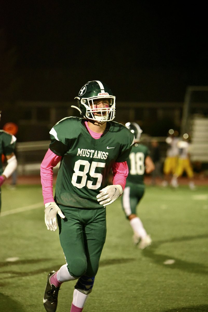 HHS_Mustangs_FB's tweet photo. Thank you!
#85 Ryan Markley
@ryan_markley11 
 
TE/ OLB/ K/ ST

29 Tackles, 4 TFL, Pick-6and 17 QB Hurries.

#GoonSquad4ever https://t.co/LjZcq3Hlaq