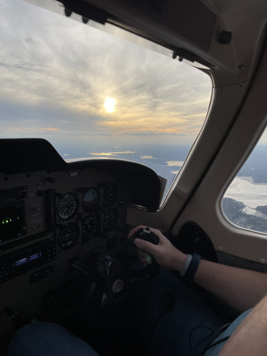 AirNavRadar's tweet photo. Our follower @PhilHollowayEsq sent us these pics while he was flying over Georgia! 🛩️
Thanks for sharing, Phil! 😃
Data: https://t.co/smfPNkCcSr 📡
#Pilot #Aircraft #Aviation #RadarBox https://t.co/NWVPJEzpjG