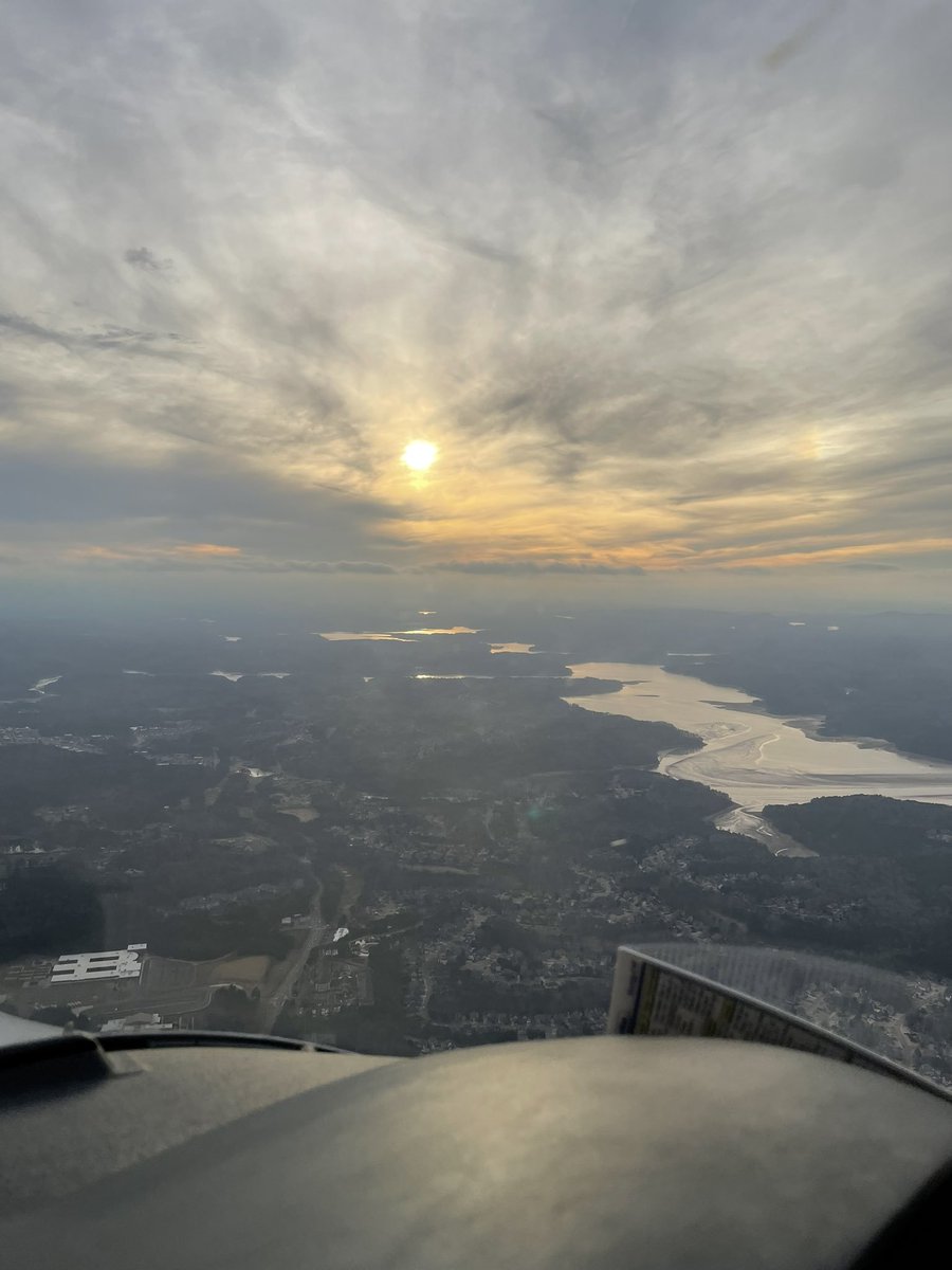 AirNavRadar's tweet photo. Our follower @PhilHollowayEsq sent us these pics while he was flying over Georgia! 🛩️
Thanks for sharing, Phil! 😃
Data: https://t.co/smfPNkCcSr 📡
#Pilot #Aircraft #Aviation #RadarBox https://t.co/NWVPJEzpjG