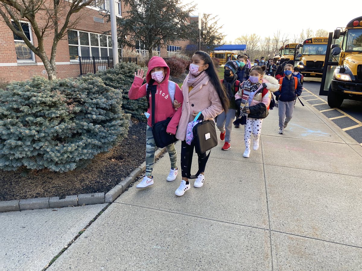 CherryLaneES's tweet photo. Today was Snowman Day @CherryLaneES! Mrs. Fox greeted the students as they came off the bus. Smiles were endless! ⛄️ https://t.co/55TsEzKUvR