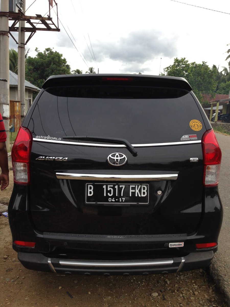 ihsandlt's tweet photo. Telah hilang dicuri mobil AVANZA HITAM dengan no plat B 1517 FKB hari Sabtu, 18 Desember 2021 pukul 03.20 dini hari di Jatinangor, Sumedang, Jawa Barat.

Bila ada yang melihat mohon segera lapor ke nomer 081214918449. Terimakasih @RadioElshinta @TMC_RES_SMD @PolsekJtinangor https://t.co/KezhdxpDRm