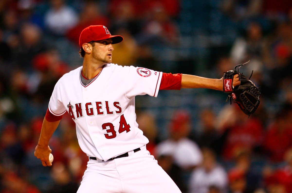 BRWalkoff's tweet photo. Noah Syndergaard will honor late Angels pitcher Nick Adenhart and wear the No. 34, per @SamBlum3 https://t.co/t9UgIXaelp