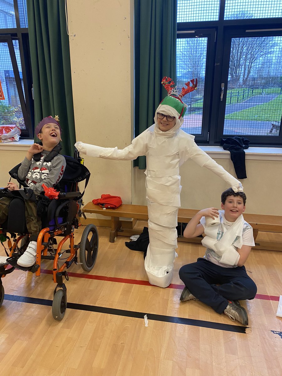 StMichaelsMissD's tweet photo. Super Snowmen ⛄️ https://t.co/YBrdZqaETY