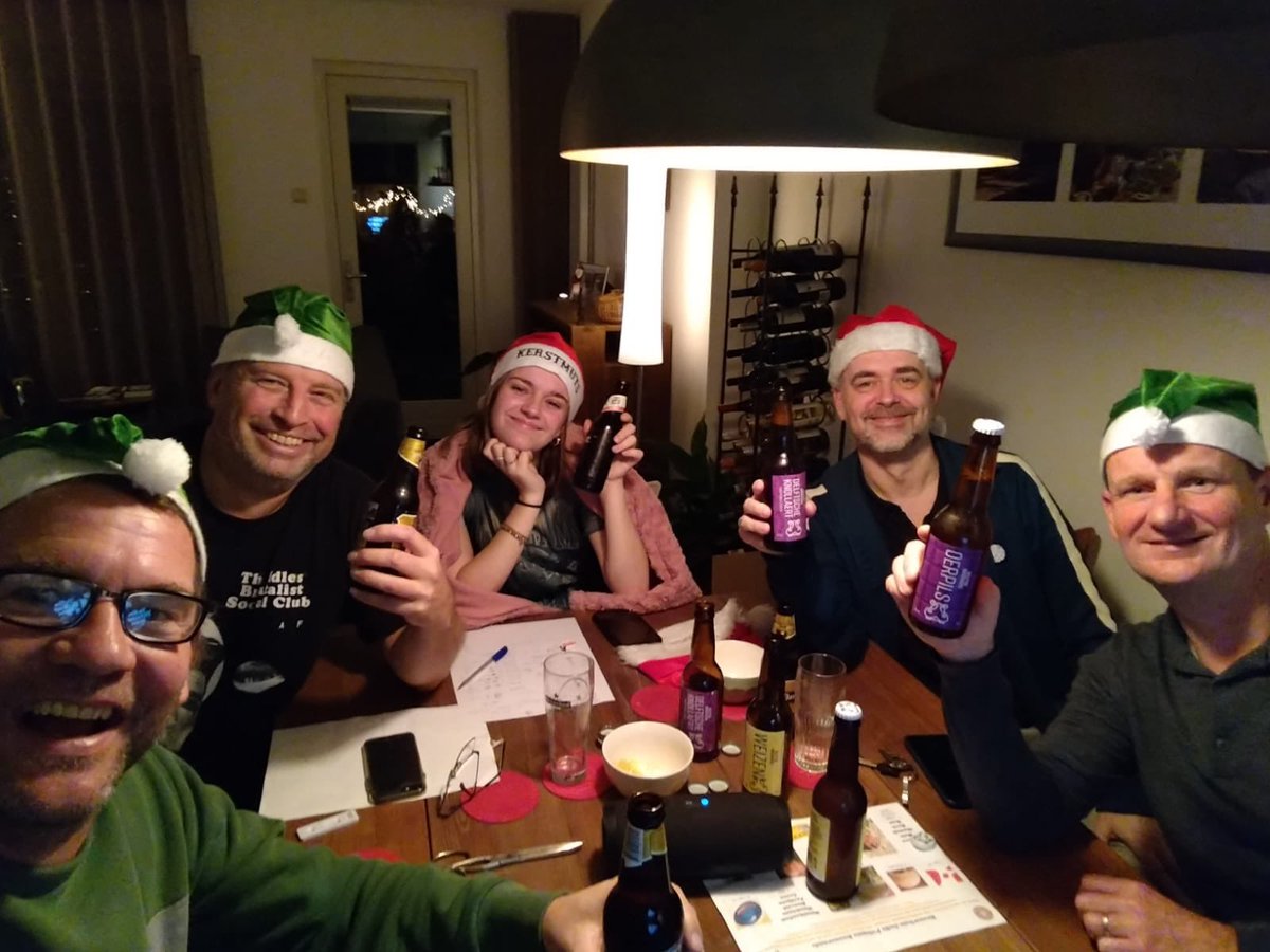 Team Albatros de winnaars van de Pubquiz in Delfts Brouwhuis! Het was weer een feestje, tot volgende maand!