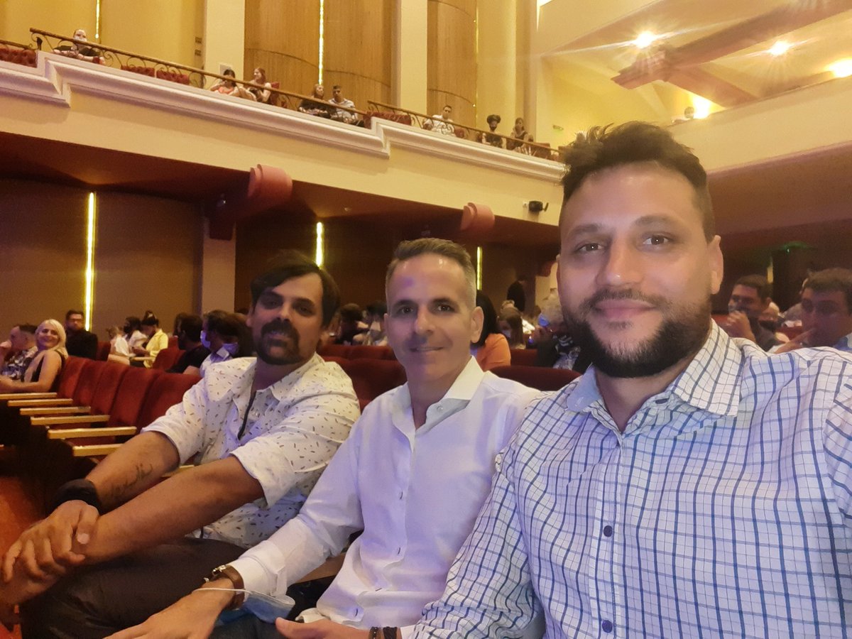 PabloPhilippens's tweet photo. En los @PremiosAconcagu 
Con dos cracks @fotoiblanco @JuaniBlanco87 https://t.co/FDGjox3J5q