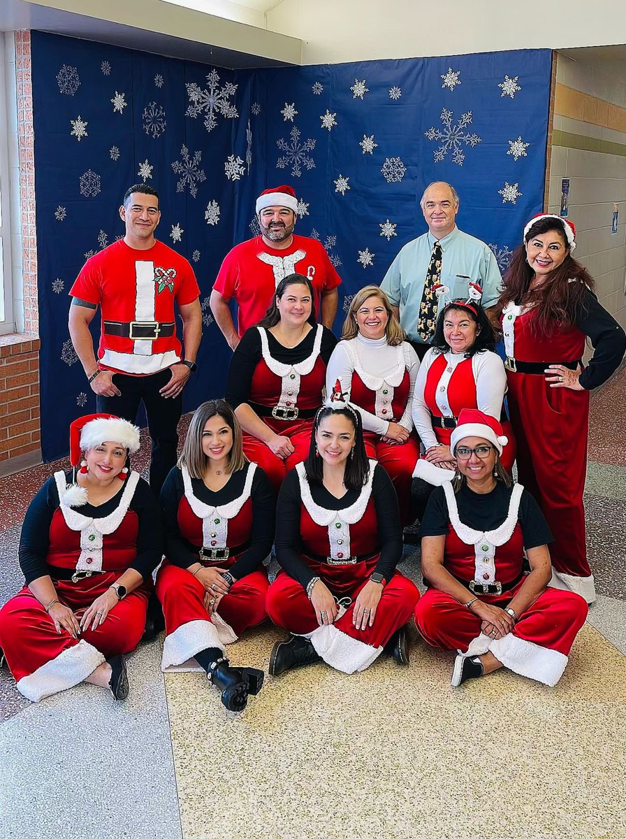 MarkMarquez777's tweet photo. To you and yours, Happy Holidays from Pullam Elementary #PullamStrong https://t.co/LPKoH1uVBJ