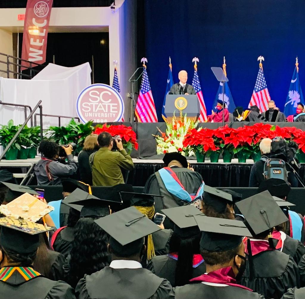 DRLAMINDRAMMEH's tweet photo. A Historic Day! After a long week of Presidential Commencement Planning &amp; preparations @SCSTATE1896, President Biden gave a powerful speech and challenged the graduates "to meet the moment when it comes", and celebrated SC State loyal son @WhipClyburn #BulldogTenacity
#HBCUPower https://t.co/bAMHcKR4dz