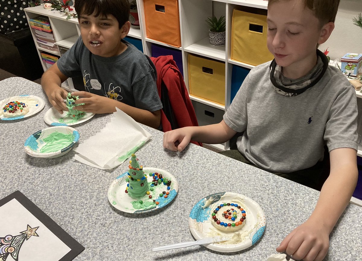 Mrs. Santa Cruz tweet media