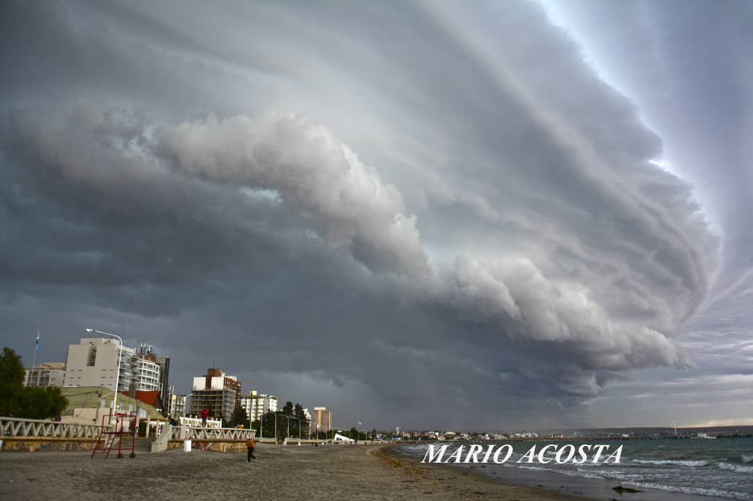 marioacosta2010's tweet photo. Frente de tormenta en Puerto @GuilleLobo @marielablanco10 @atilo @DardoPetroli @Imagen_Arg @lajeantonio @PEKESOSA2012 @ArgentinaVision @sergiolapegue @ElChubut @lu17com @dominiquemetz @appmprensa @Gus_Sastre @MarcosGrosso @todonoticias @AANPPV @radio3trelew https://t.co/tExEROi5lk