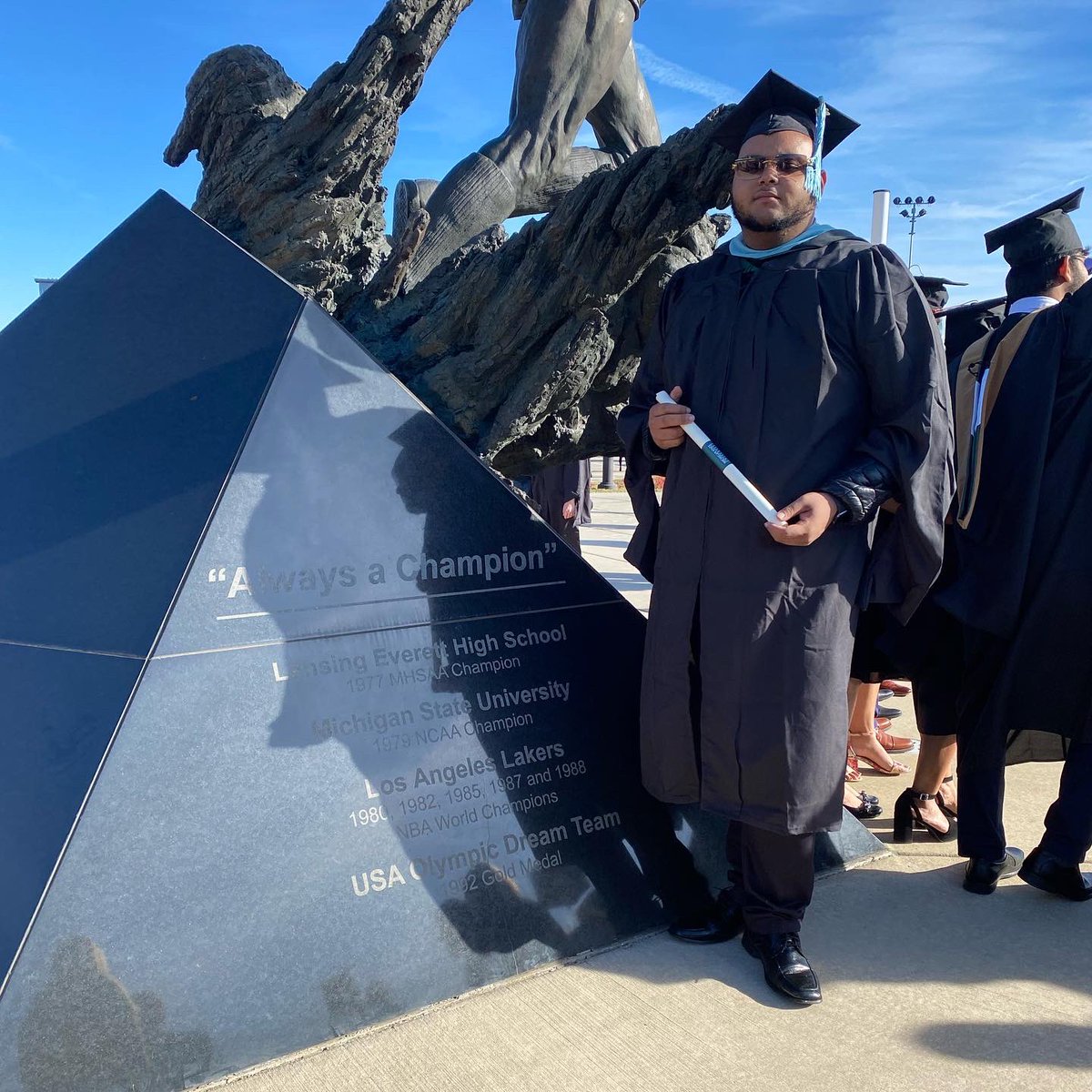 Eli_El_'s tweet photo. The price aint the same as it was yesterday 🤷🏽‍♂️ Master’s Degree complete ✅✅✅ https://t.co/TmXgwjEL3i