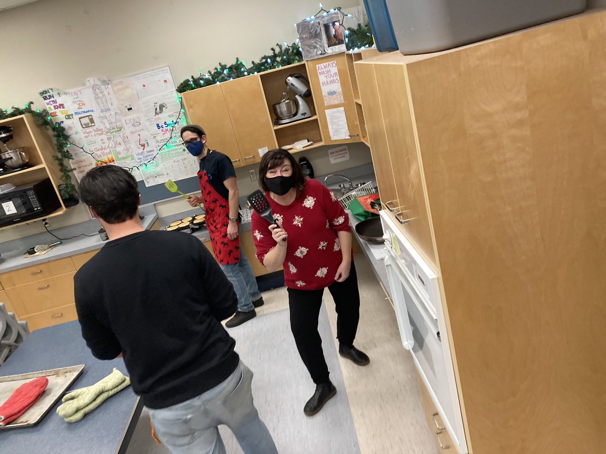 Jearnie10's tweet photo. My favourite event of the year!  The annual Pancake Breakie!  So much fun!  @sd63schools @SD63Parkland https://t.co/sT4brQWm0f