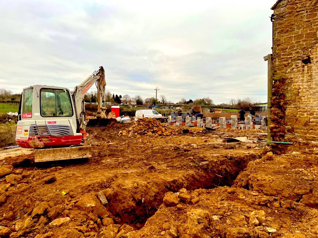 TheBarnHouseUK's tweet photo. Another busy few days with a weekend of brick salvaging and ironstone cropping ahead #TheBarnHouseUK https://t.co/PGfUJ2JeXV