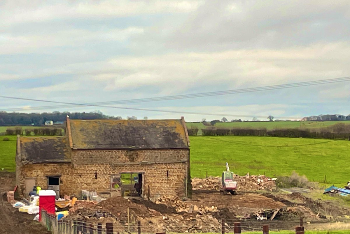 TheBarnHouseUK's tweet photo. Another busy few days with a weekend of brick salvaging and ironstone cropping ahead #TheBarnHouseUK https://t.co/PGfUJ2JeXV