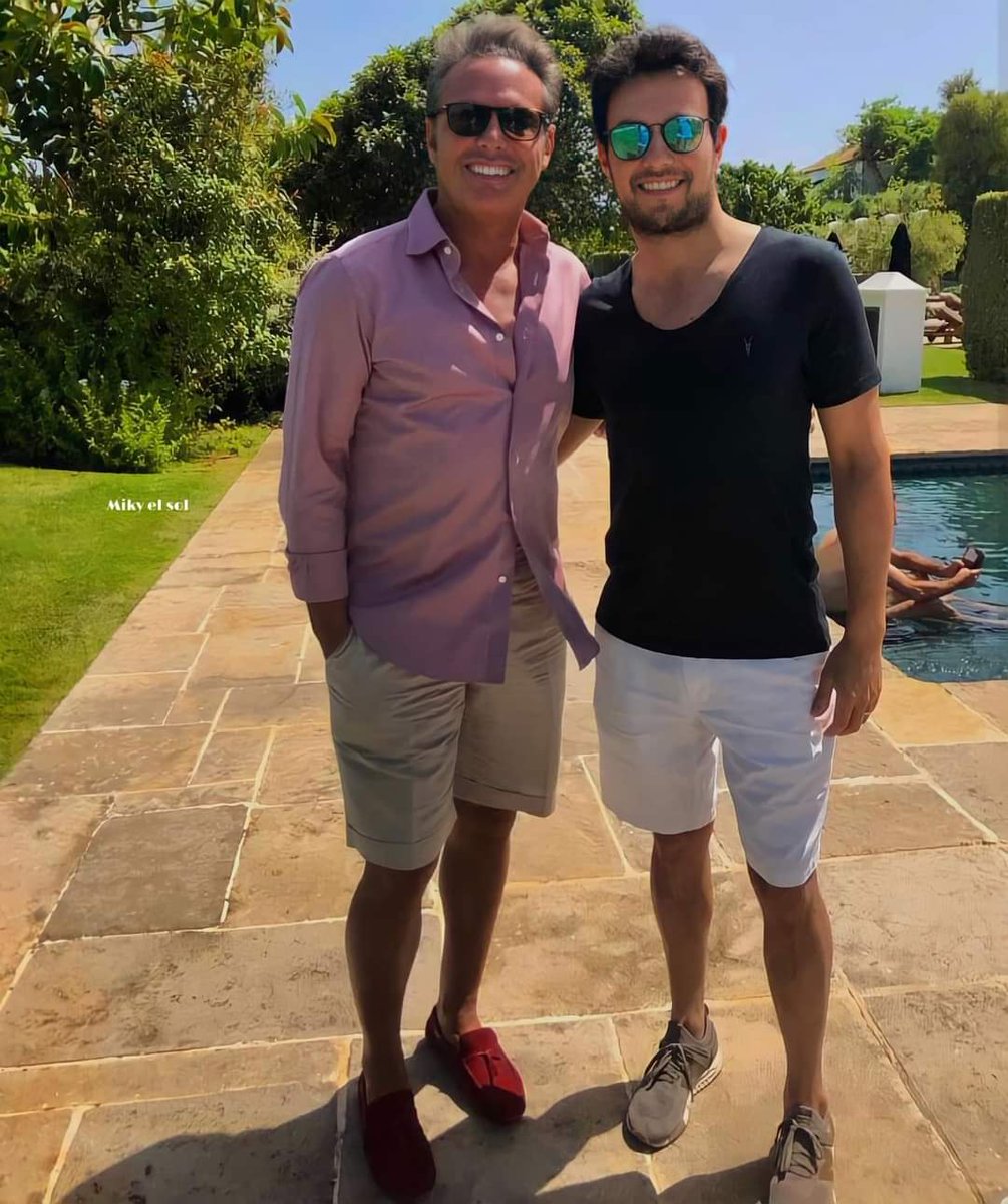 LaDriverTw's tweet photo. El sol de México y al lado Luis Miguel https://t.co/dyIfgZhZYE