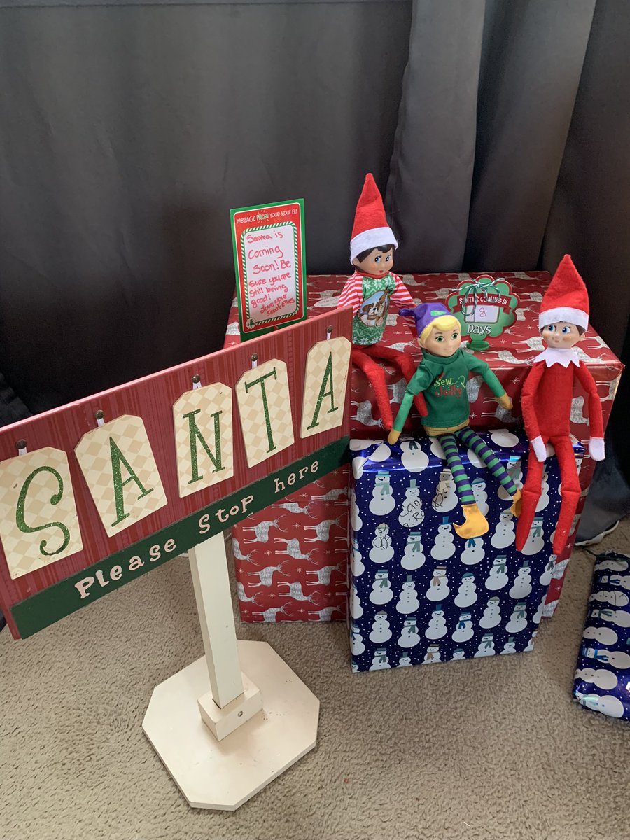 Sweet_Candy_A's tweet photo. 8 More Days Till Christmas #elfontheshelf #elfmates And the BIGGER ELF HAS FAILED ABOUT 5 TIMES Forgetting to move them 🤪 all . https://t.co/Ka2C5MtaN5