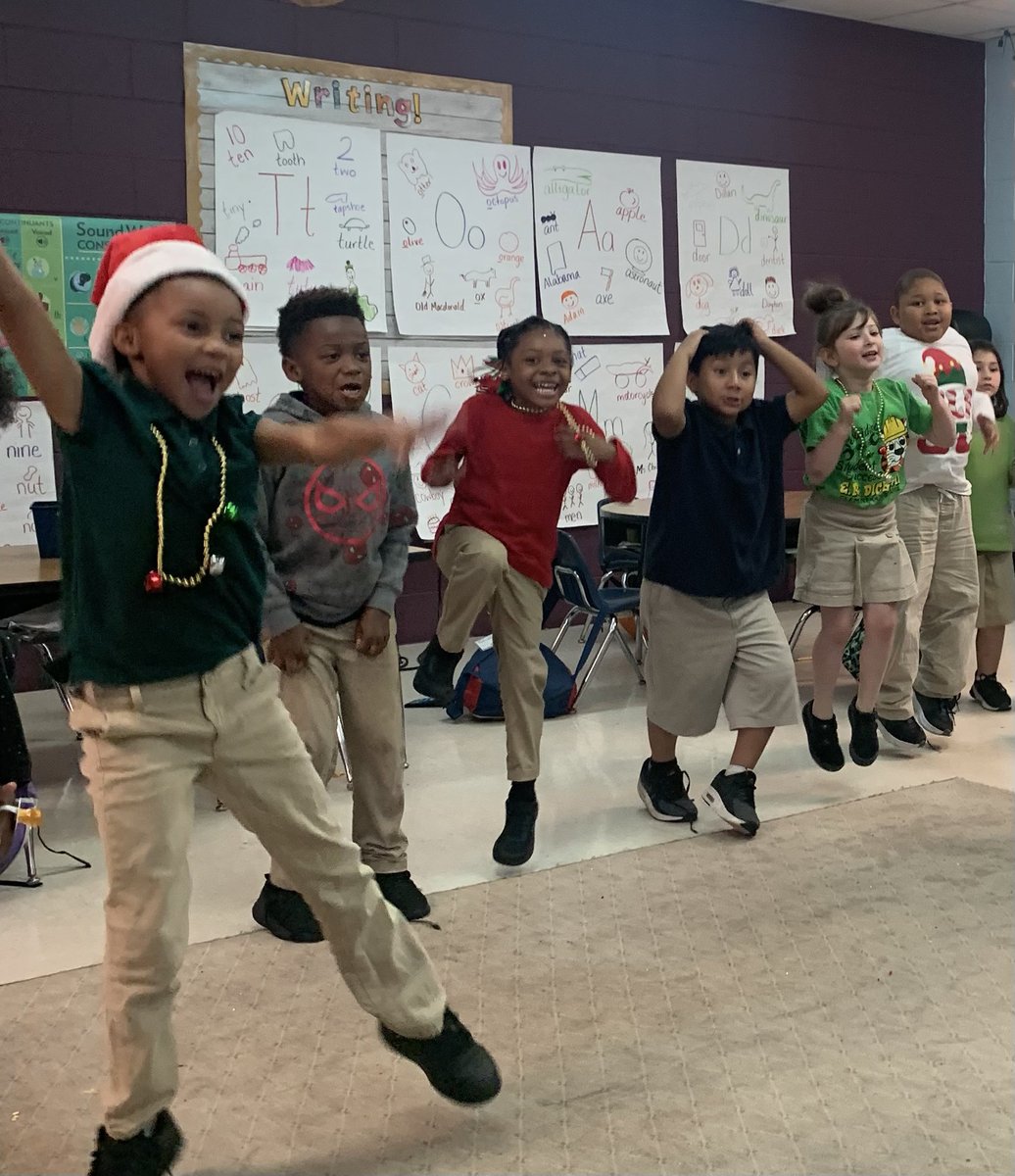 MsChildersERD's tweet photo. Our Christmas party was a hit! @DicksonTigers @PrincipalERD https://t.co/XBHglRBCfT