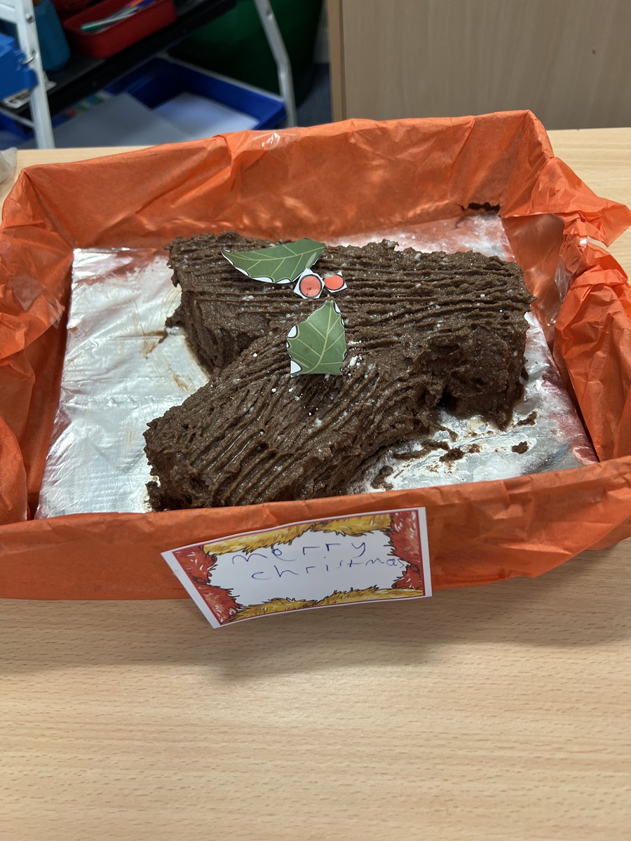 SpsWheatcroft's tweet photo. Celebrating the end of term with festive chocolate logs to take home. @SummerswoodPS https://t.co/aevzk4OdjY