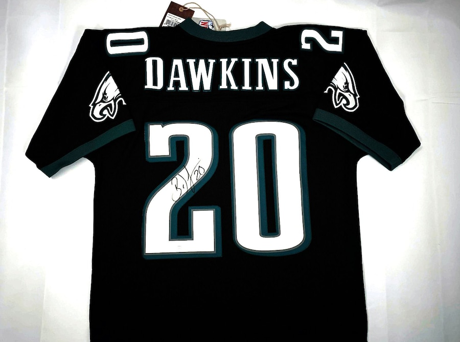 MUTdotGG's tweet photo. Let's kick this weekend's Legends Release up a notch and give away a jersey signed by @BrianDawkins!

RETWEET to enter. Must FOLLOW. Entry closes at 11:59 pm ET Sunday.

Rules: https://t.co/xzOO9qcso8

#FlyEaglesFly https://t.co/geZ8l0X8bp