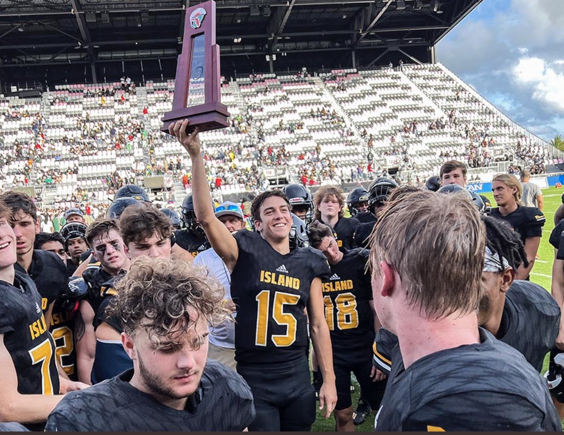 bradydenaburg's tweet photo. This was not the storybook ending we all wanted but this journey with my brothers was the best ever. I love this island with my whole heart. Thanks for all the support. ❤️❤️#Ibleedblackandgold https://t.co/uOc0mSZhHx