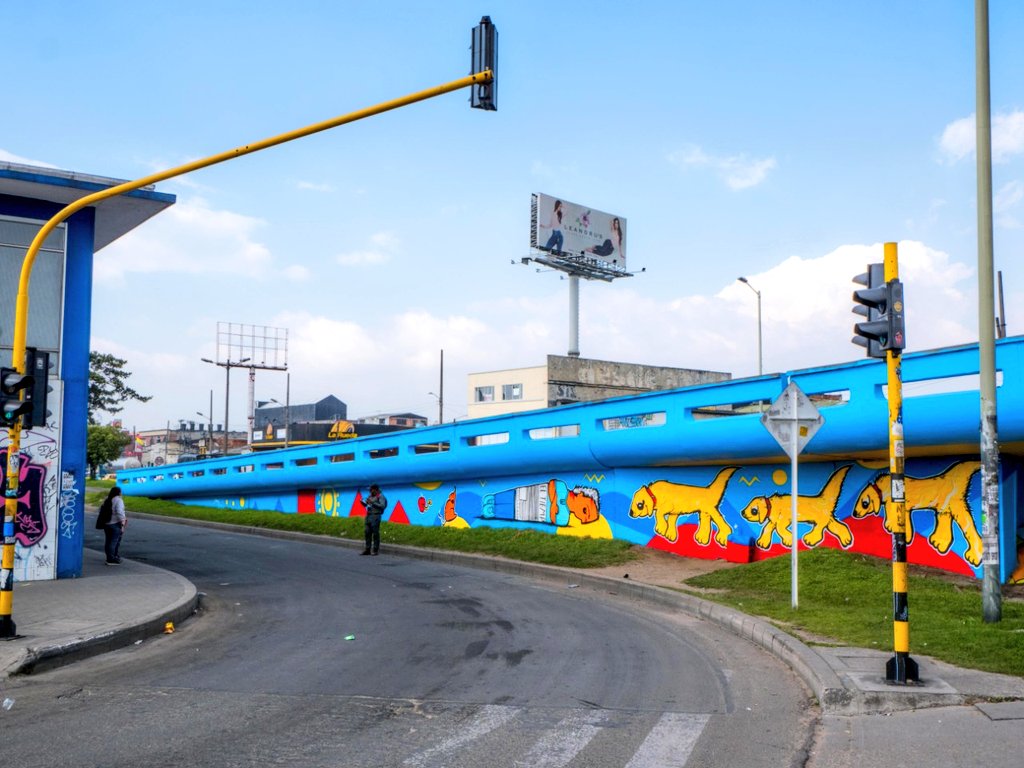 felipeangell's tweet photo. Así va el puente de la Av Américas con 50.

Los puentes de nuestra ciudad
se convertirán en el Museo Abierto de Bogotá https://t.co/MbtPMqtJAO