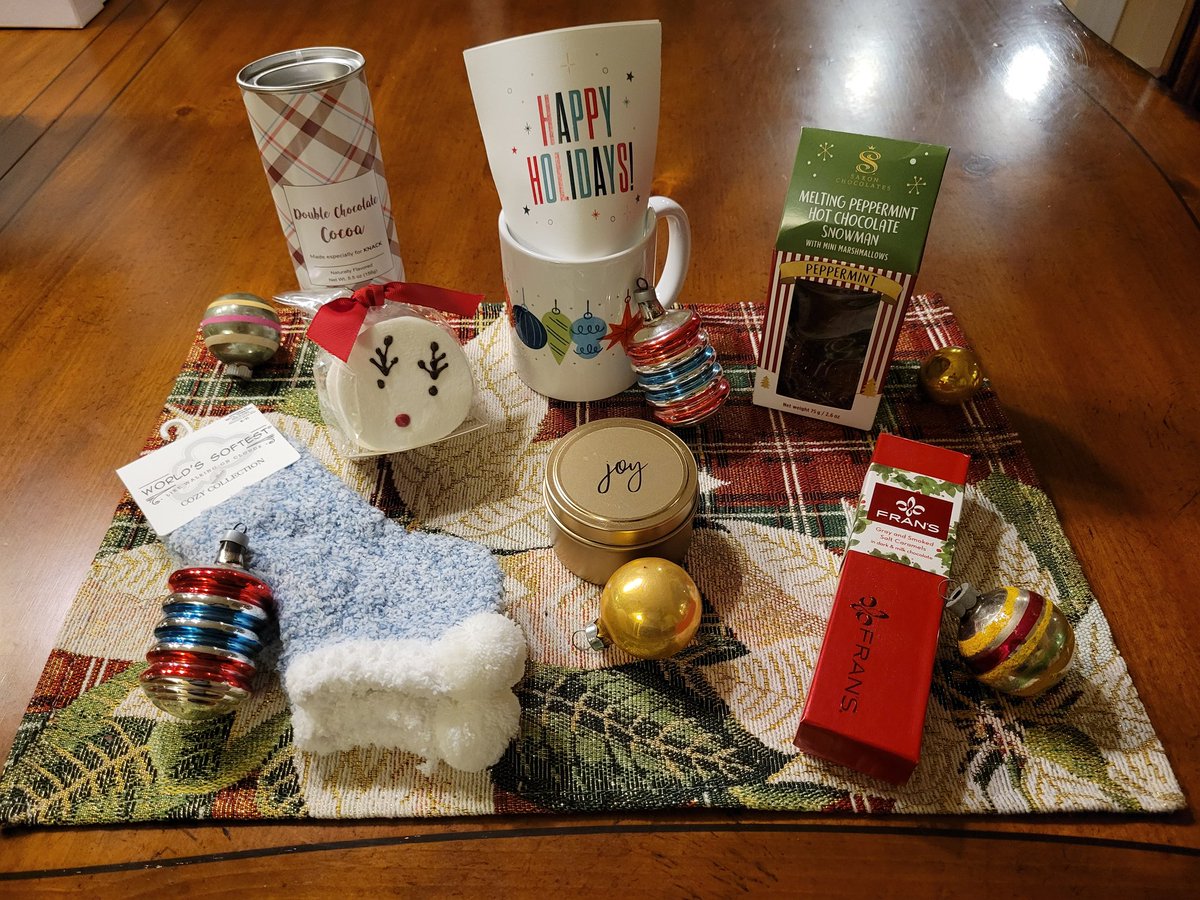 Each holiday season brings a thoughtful gift basket to share with the family. Thanks to leaders like <a href="/shelleybransten/">ShelleyBransten</a> this year's basket honors those who serve a higher cause. 

My <a href="/knackshops/">Knack</a> basket arrived today celebrating a #KnackForGiving