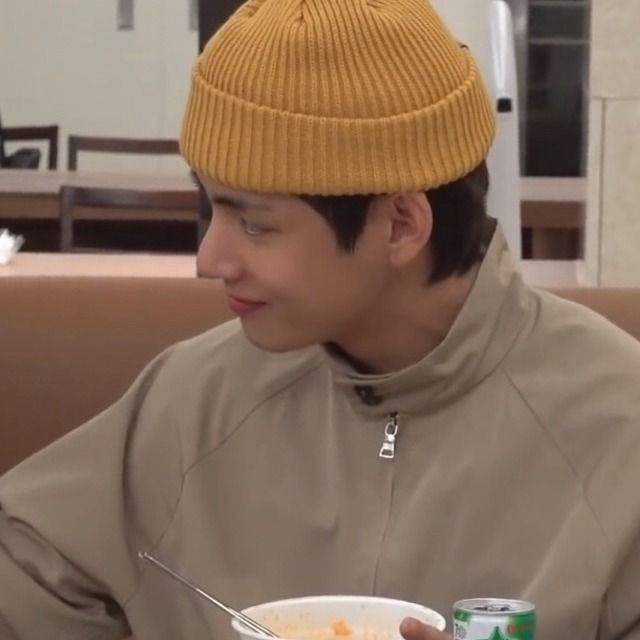 Nicoquepro's tweet photo. No importa cuánto ames a Kim  taehyung, Jeon Jungkook lo ama más; un hilo necesario. 
@BTS_twt https://t.co/kXSf2pUD4x