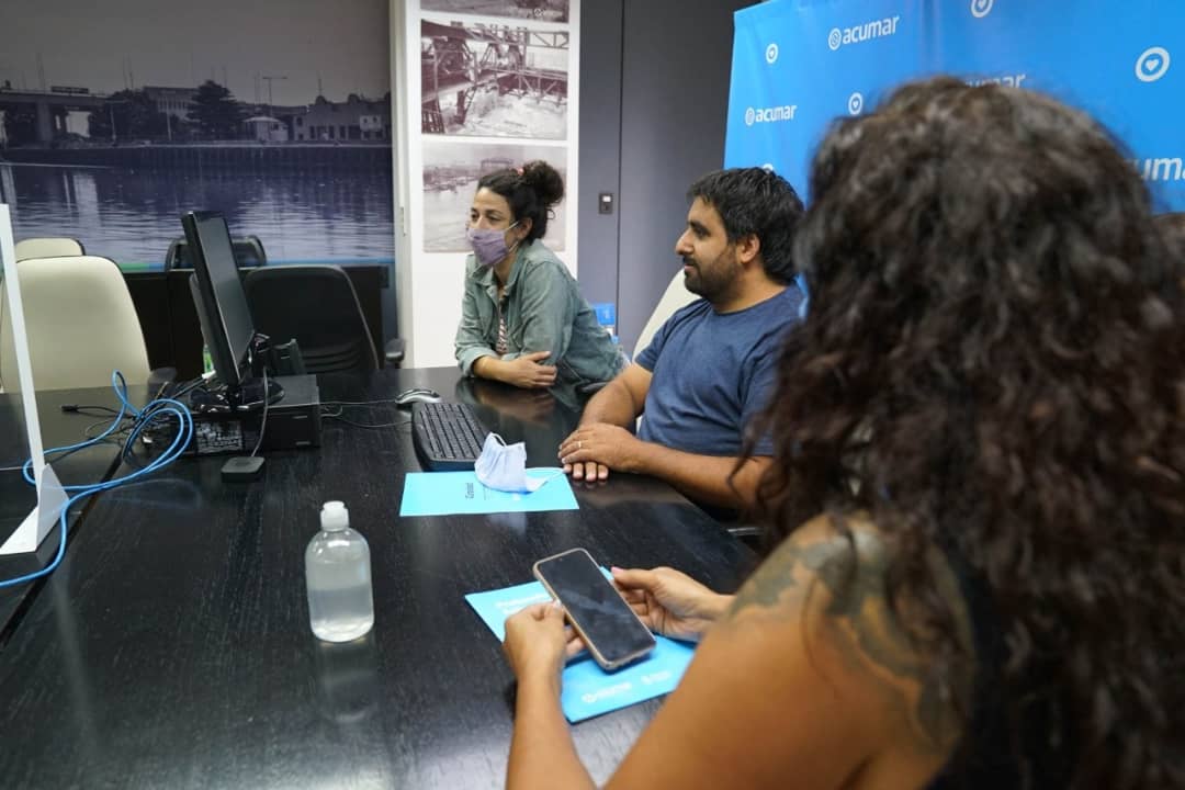 santiagopirolo's tweet photo. Desde el Consejo Municipal de @acumarriachuelo presentamos el nuevo sistema de registro para establecimientos #REAMAR
Se trata de un nuevo sistema para el registro obligatorio de industrias y establecimientos de la Cuenca, que deberán inscribirse antes del 31 de marzo próximo. https://t.co/lSXizp7QSy