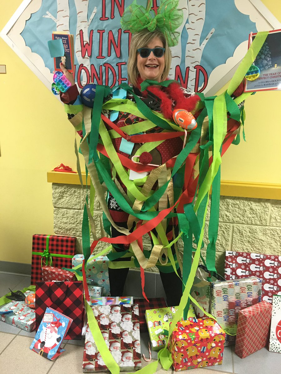 EmilyAPaschall's tweet image. Yesterday, we announced over the intercom at 7:50am that the kids had 8 minutes to decorate their teacher like a Christmas tree with items inside their classroom. I’m not sure who was more shocked - the teachers or the kids!😂Here are our winners!🎄
#multiplyexcellence #Christmas