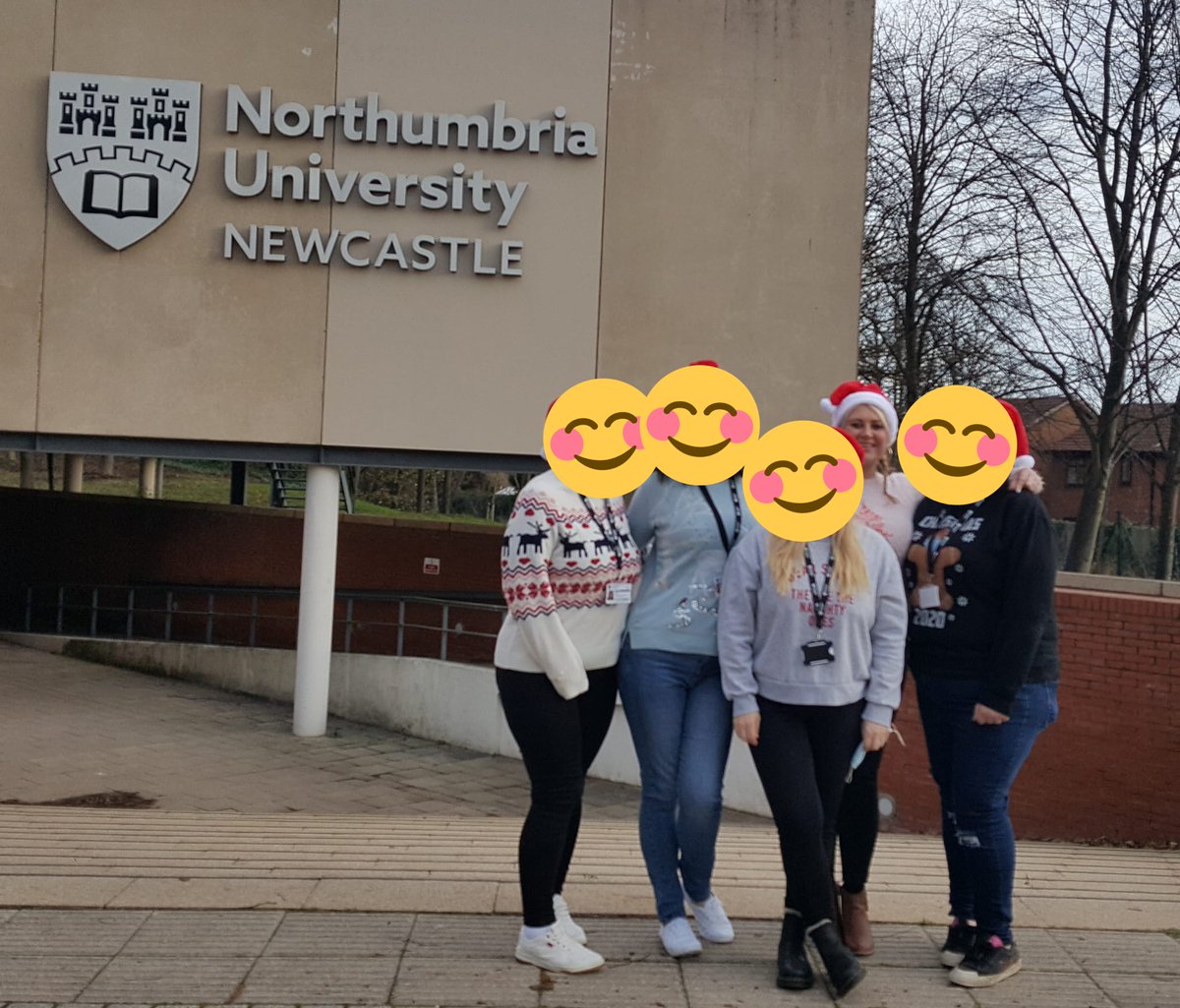 AmyHarr93746531's tweet photo. 1st semester complete! So grateful for meeting these wonderful friends along the way. #swstudents #newfriends #ChristmasJumperDay #SecretSanta https://t.co/fYTNWsGLAw