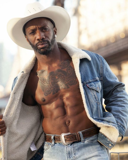 Winter blue.  Photography by Jason McQuain. https://t.co/ynwuocTokw<a href="/tag/humpday"class="tags"><span>#humpday</span></a>