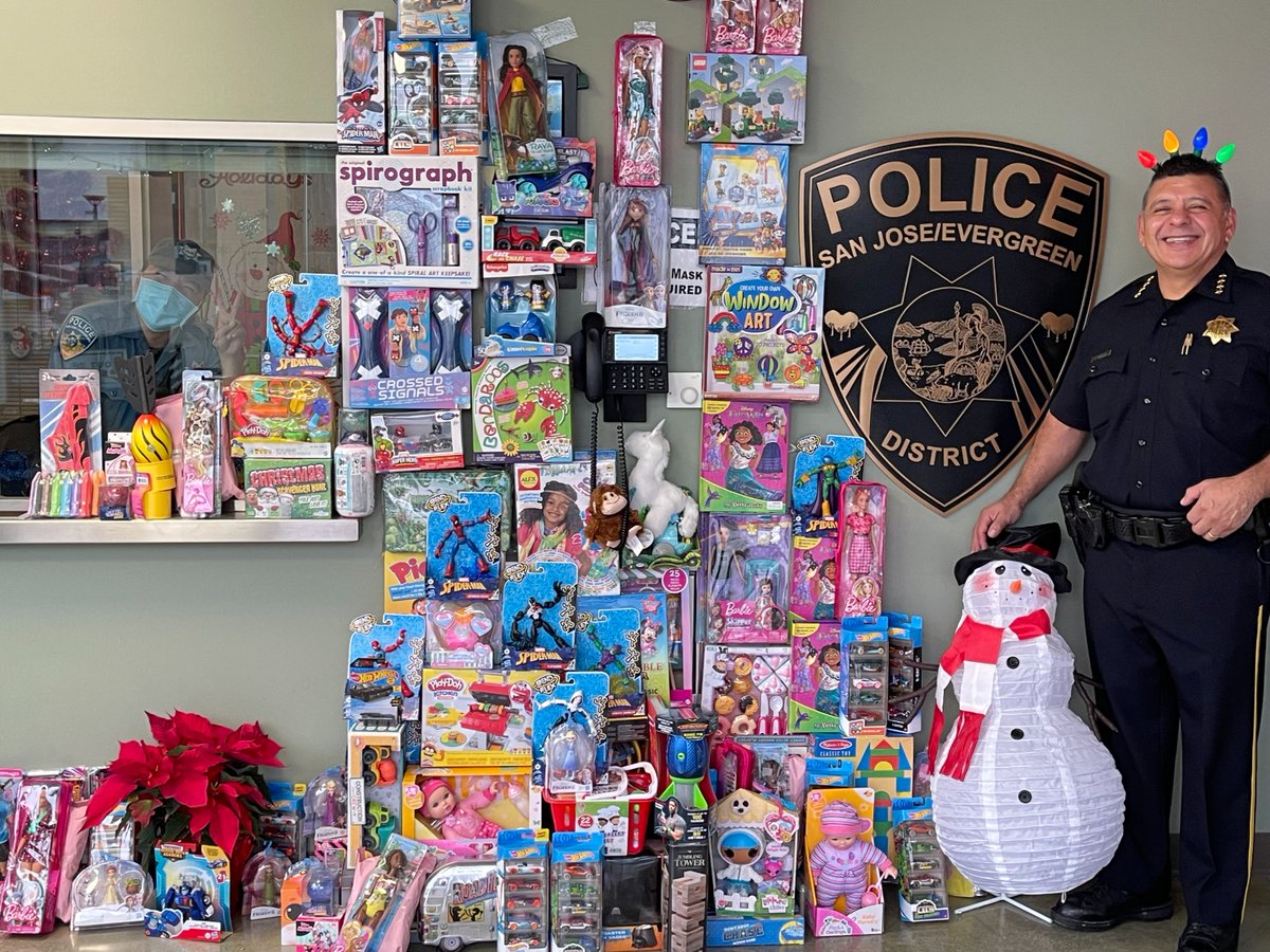 THANK YOU to the SJECCD community for donating more than 100 toys to our 1st Annual SJECCD PD Blue Christmas Toy Drive, in partnership with the San José Police Officers Association. Toys will be distributed to families and children in need. #sjeccd #toydrive #servicetocommunity