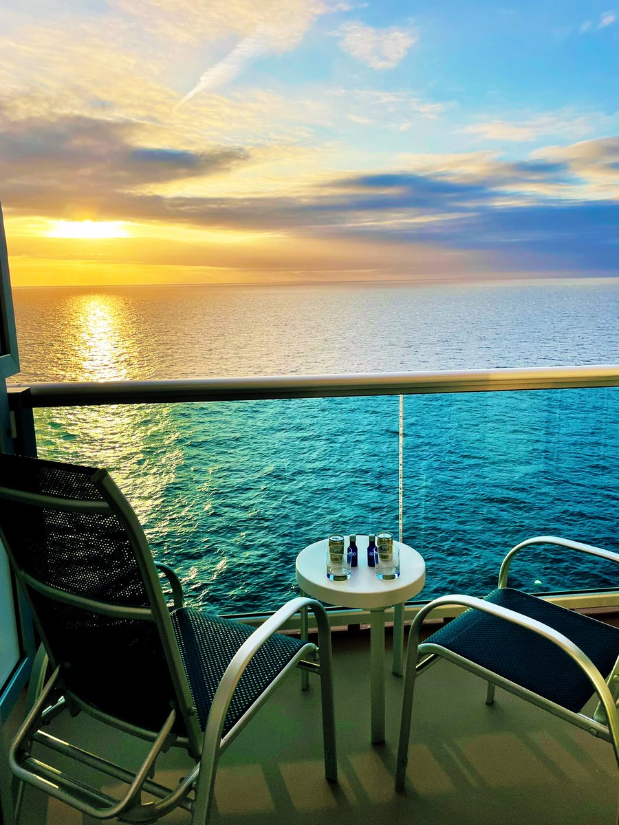 JensSuitcase's tweet photo. It's the final #FlashbackFridayz 2021 and it’s all about #FlashbackFaves

Despite another pants year for #travel 😿 Here’s 📸 from my 2021 #cruise adventures 🚢❤️

🙌 Hosts
@TravelBugsWorld @Adventuringgal
@jenny_travels @AOAOxymoron
@TravelAtWill @lizzie_hubbard2 @Chalkcheese111 https://t.co/2H2faZsq3B