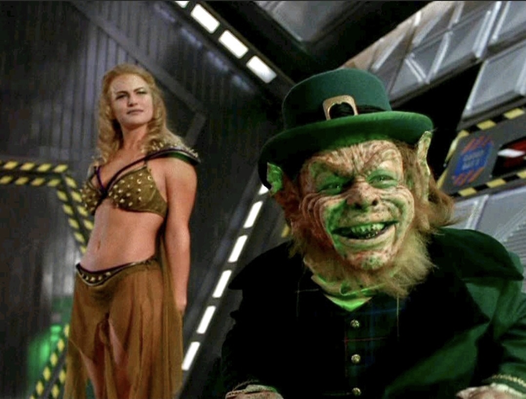 On February 25, 1997, Leprechaun 4: In Space was released! #Leprechaun4InSpace #WarwickDavis #BrianTrenchardSmith #BrentJasmer #JessicaCollins
#TimColceri #MiguelANunezJr
#DebbeDunning #GaryGrossman
#RebekahCarlton